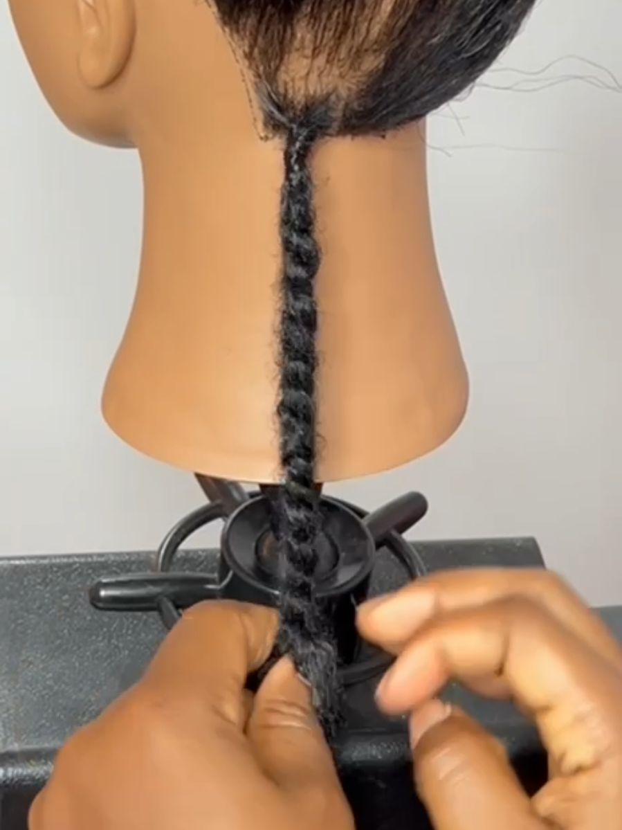 Braiding:- #braiding #tutobraids #hairforwomen #hairstylist #hairtutorial 
