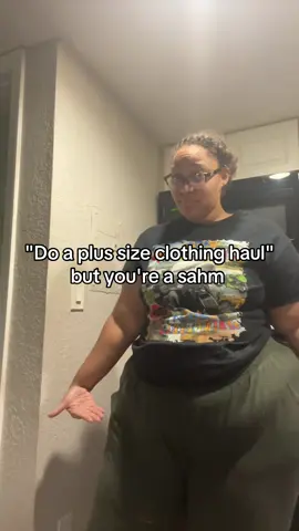 like baby you do not want these sweatpants with the holes in the butt 🤣💯 #plussize #plussizefashion #sahm 