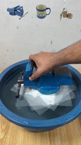 Try To Guess How Many Tissue Paper Will Folat? What’s Next?#satisfying #asmr #🇺🇸🇺🇸 #🇬🇧🇬🇧 #water #usa_tiktok🇺🇸 #tissue 