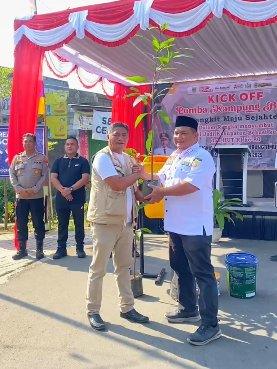 Kick Off Lomba Kampung Bersih Dalam Rangka Menyambut Hari Jadi Kabupaten Bekasi ke-75 dan HUT RI ke-80 Tingkat Kecamatan Cikarang Timur Kabupaten Bekasi . . #desacipayung #cipayungbersatu #cipayungmaju @ciputra 