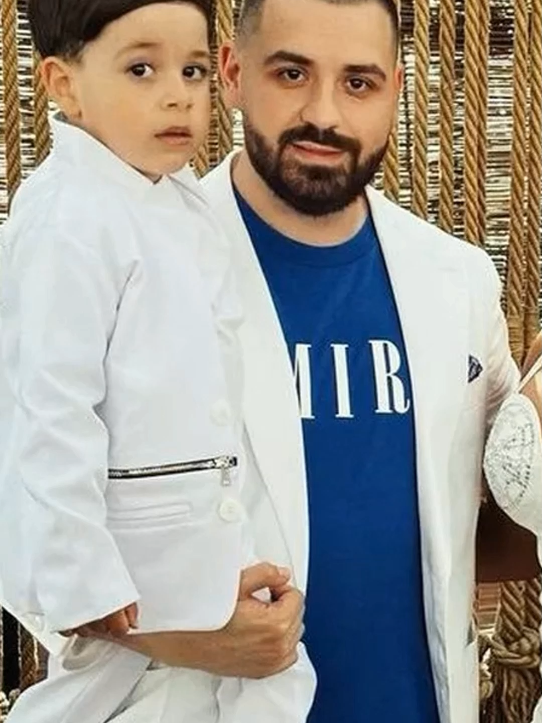 Fiica lui Florin Salam ar fi într-o relație cu instrumentistul Roberto din trupa tatălui. Ea și soțul Cătălin Vișănescu se pregătesc de divorț, copilul rămâne la Betty.