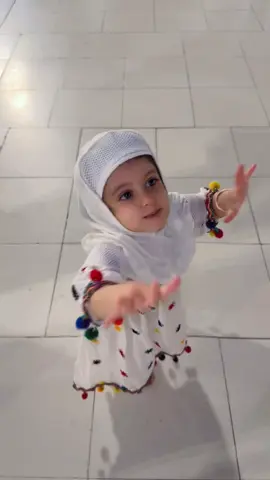 #viral #fypシ゚viral #trendingtiktok #umrah #saudiarabia🇸🇦 #viraltiktok #foryoupage #babytiktok #daughter 