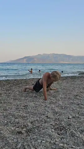 Bißchen Sport im Urlaub. Griechenland NAFPLIO #motivation #kampfsport #liegestütze #amazing #sonne 