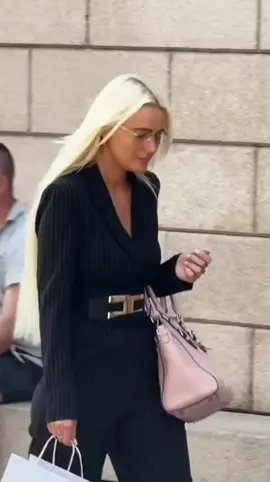 fashion street #moda​ #trend​​ #vogue​​ #fyp​ #fashion​ #fashionlover​ #luxurylife #luxury #trending #Lifestyle 