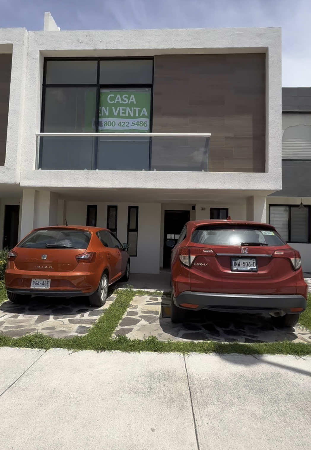 Oportunidad bancaria en zibata casa de 2 niveles , 3 habitaciones , seguridad 24/7 y amenidades como alberca y salón social #zibata #anahuac #casa #queretarocheck #tucasa 