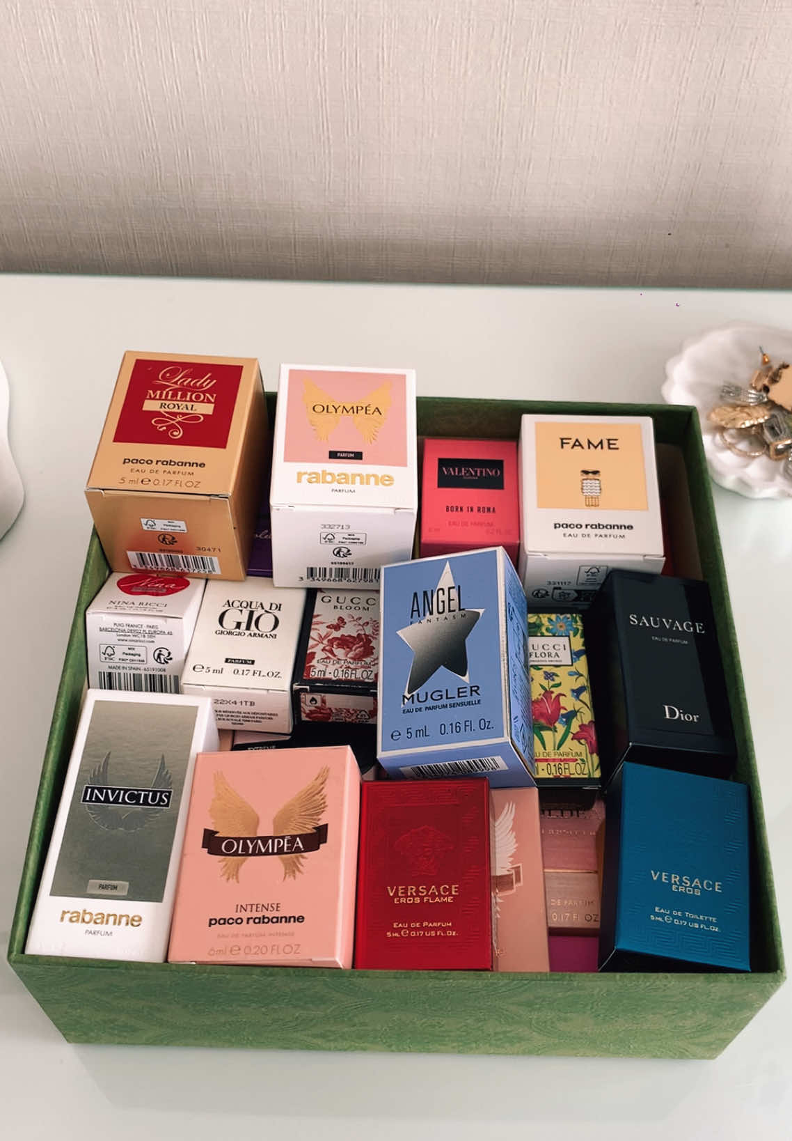 Todas las miniaturas de perfumes disponibles 🥰❤️ #perfumesminiaturas #perfumeschile #miniperfume #perfumesparamujer 