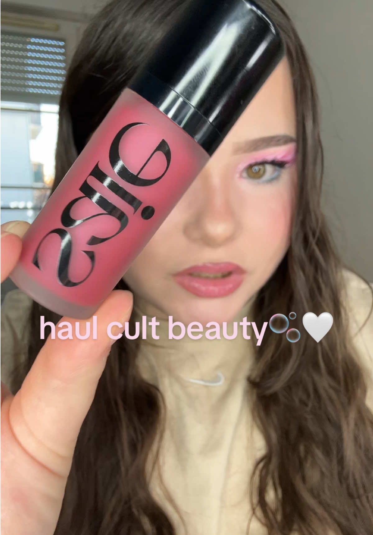 haul @Cult Beauty 🫧🤍 on teste quoi en vidéo ensemble ? 👀 #haul #haulmakeup #saie #saiebeauty #blush #laneige #laneigelipmask #laneigelips #donutglaze 