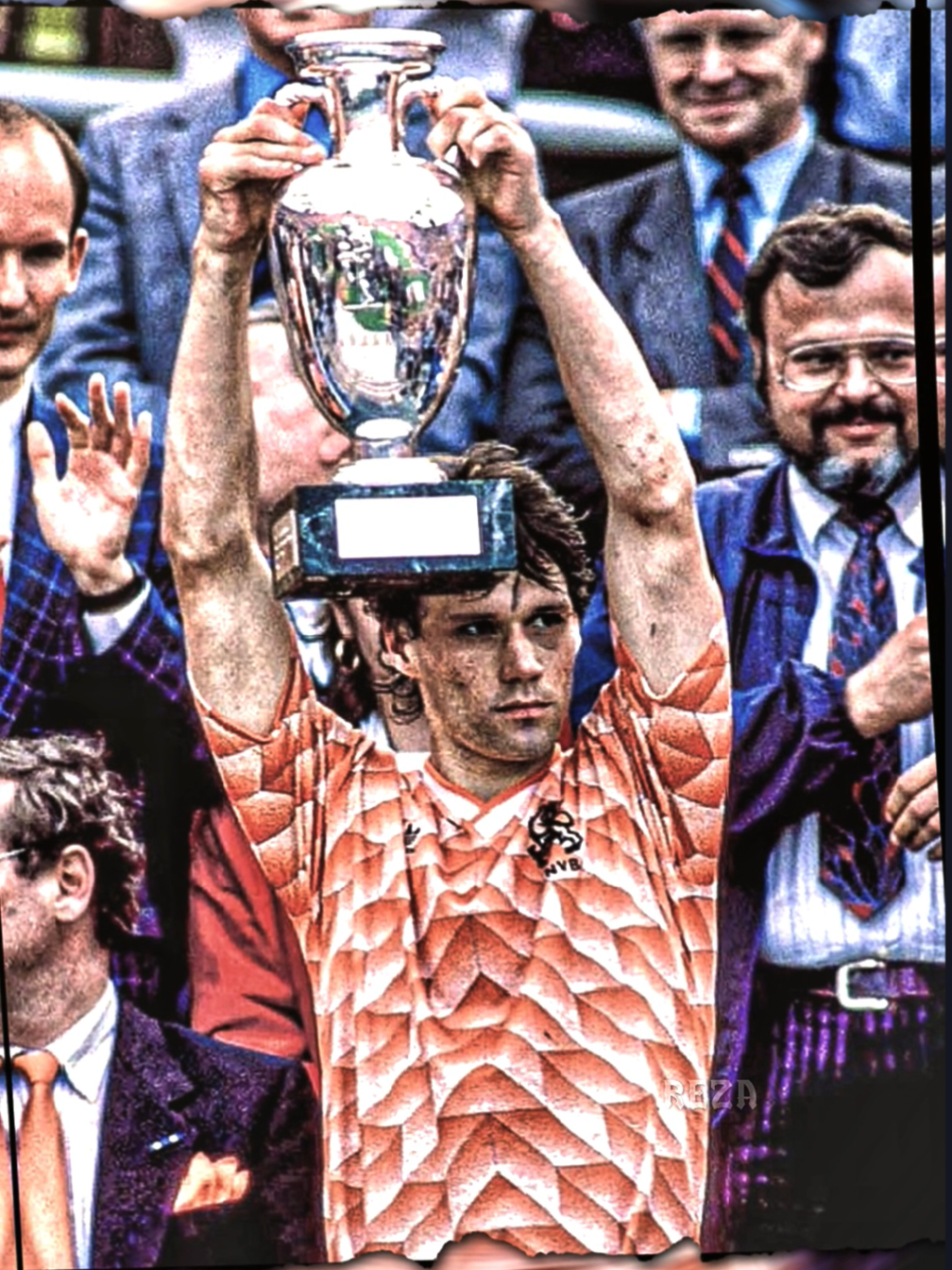 tau gak mvb pensiun karena apa? #vanbasten #netherlands #football #presetalightmotion #edit #foryou #fyp 
