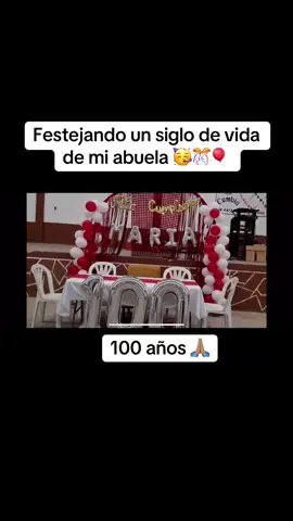 La familia festejando los 100 años de vida de mi abuelita María 🎊🙏🏽🥳 no tod@S pudimos asistir presencial pero nuestra alma y corazón ♥️ la acompañaron en todo momento. Mil gracias a quienes pudieron acompañar a la abuelita en una fecha tan especial #siglodevida #100años #cumpeañosfeliz🥳🎁🤗 #felizcumpleaños #abuelita #fyp 
