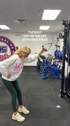 Just another day in the office ☺️ #marketing #diml #frntpaige #tuesday 