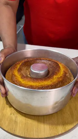 BOLO DE FUBÁ COM INGREDIENTE ESPECIAL NA MASSA, FOFINHO E DELICIOSO 🍌 Já segue meu perfil, porque receitas de vó nunca tem erro e são sempre as mais deliciosas 🥰❤️ “Este é o dia em que o Senhor agiu;alegremo-nos e exultemos neste dia.” Salmos 118:24  #receita #bolo #aprendanotiktok #bolocaseiro #receitasimples 