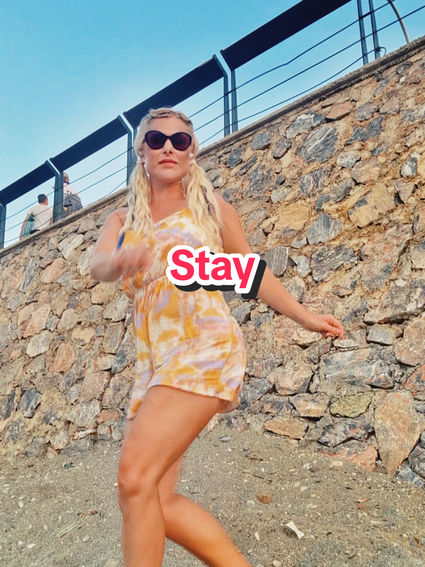 My other quick beach Shuffle from last night.  At 9.45pm its 31°  - feels like 42° with 76% humidity 🥵 so I can't do much #foryoupage❤️❤️  #shuffledance #dancevibes #shufflecommunity 