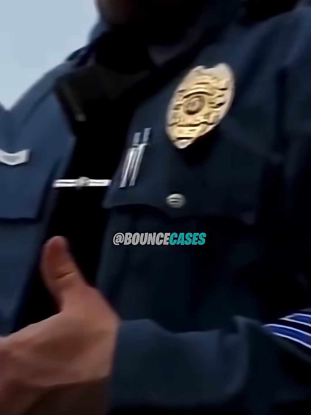 Man files a huge lawsuit after what this cop did 😨