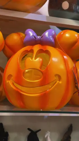 #viralhomegoodsmickeypumpkins #viralhomegoodshalloween #halloweenhomegoods #mickeypumpkinshomegoods #homegoodsfinds #homegoodsshopping #shopwithme #shopwithmeathomegoods #viral #preppy #preppyshopping #homegoodshalloween2025 #foryou #foryoupage #fyp 