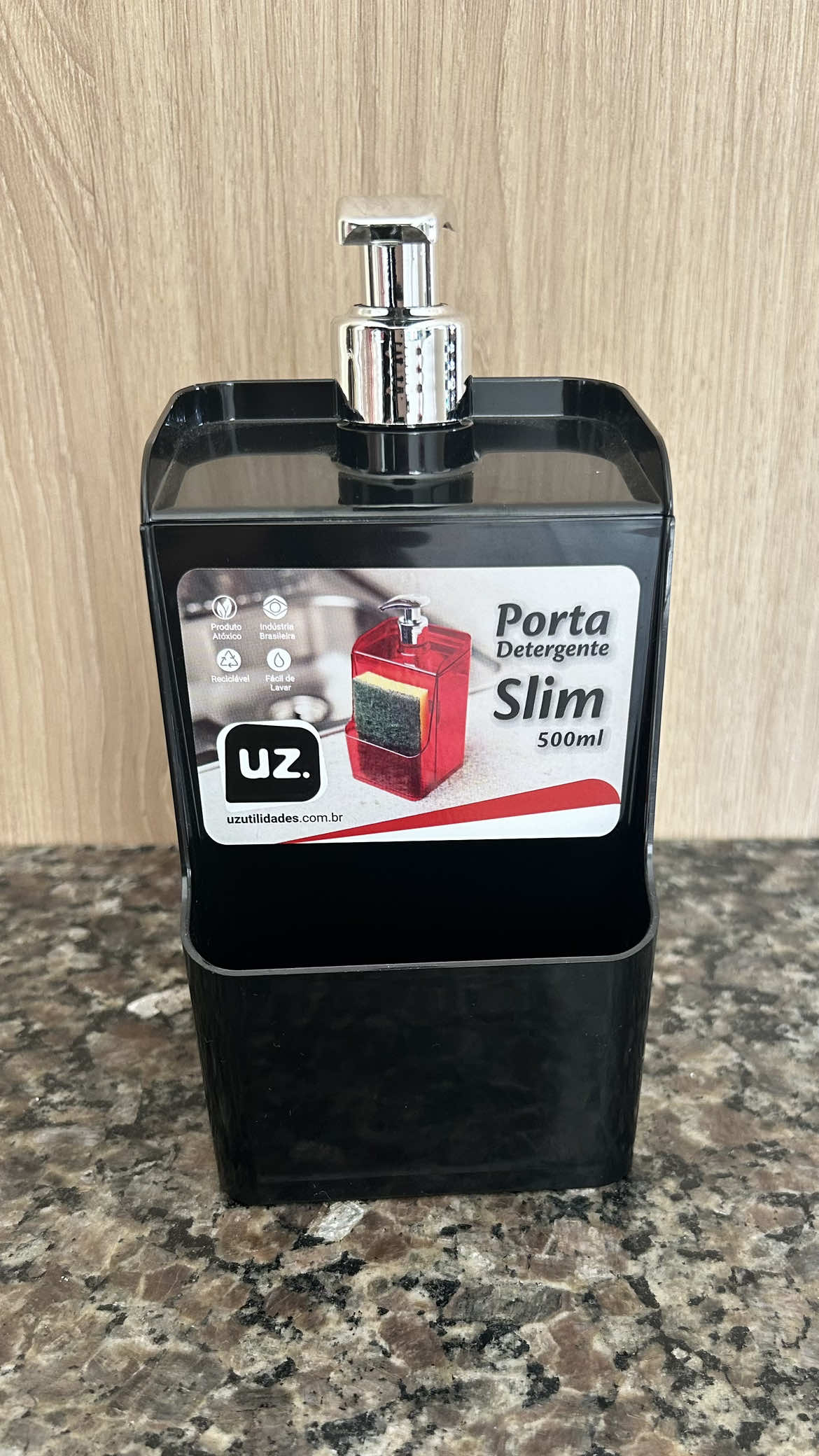 ✨Chega de bagunça na pia! O Porta Detergente Slim 500ml da UZ Utilidades é a solução prática e estilosa que você precisa! ✅ Dispenser com capacidade para 500ml ✅ Espaço para esponja ✅ Design compacto e moderno Ideal pra quem ama praticidade sem abrir mão da estética! Garanta o seu agora e transforme sua rotina na cozinha! 🛒 #Limpeutil #PortaDetergente #UZUtilidades #Dispenser #OrganizaçãoCozinha #CasaPrática #DispenserDetergente #DicaDeCasa #Praticidade