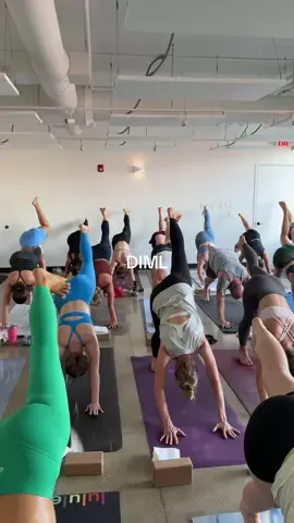 Running this studio is everything to me 🤍 #yoga #yogastudio #sculpt #pilates #wellness 