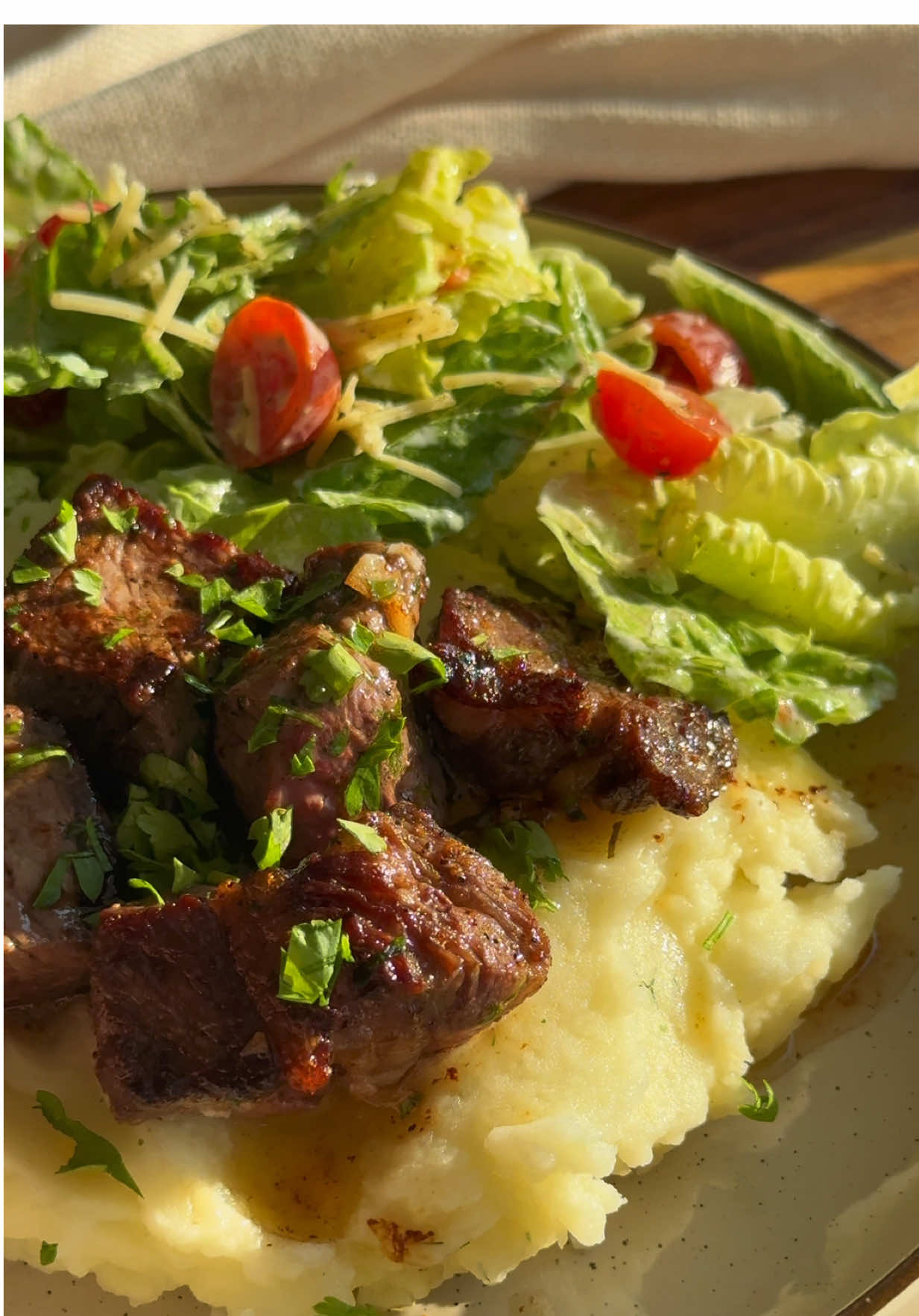 The simple dishes are the most delicious 😍 am I wrong? #steak #mashedpotatoes #butter #steakbites 