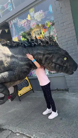 Downtown Snohomish 🤙🤘 #washingtonstate #dinosaur #jurassicpark 