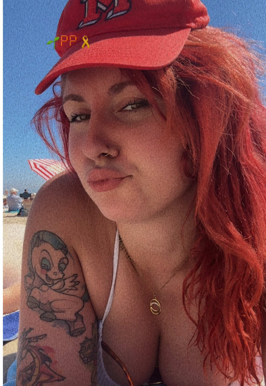 POV : ce pote mytho en vacances 🏝️  #pourtoi #mytho #mythomane #funnytiktok #plage #foryou #redhair #lunettes 