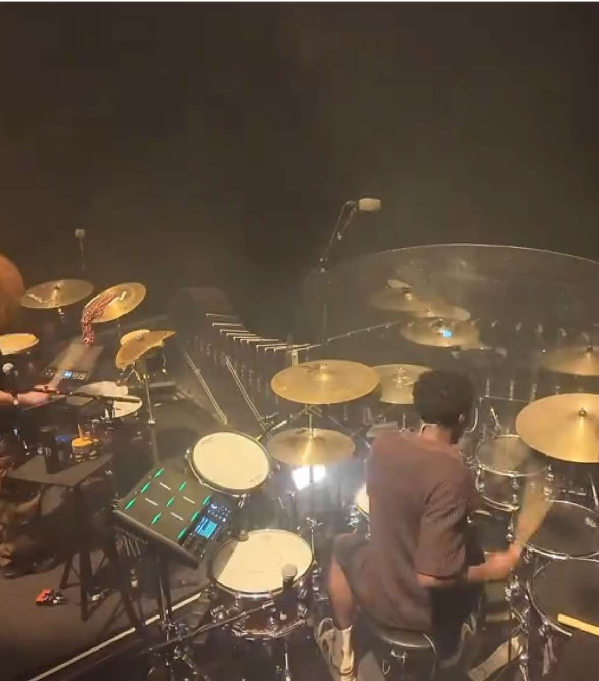 Wide angle shot of me and my guy @richie.sweet1 hitting tubs out in Lyon 🕺❤️ !! #drumpov #percussion #solo #tour #live