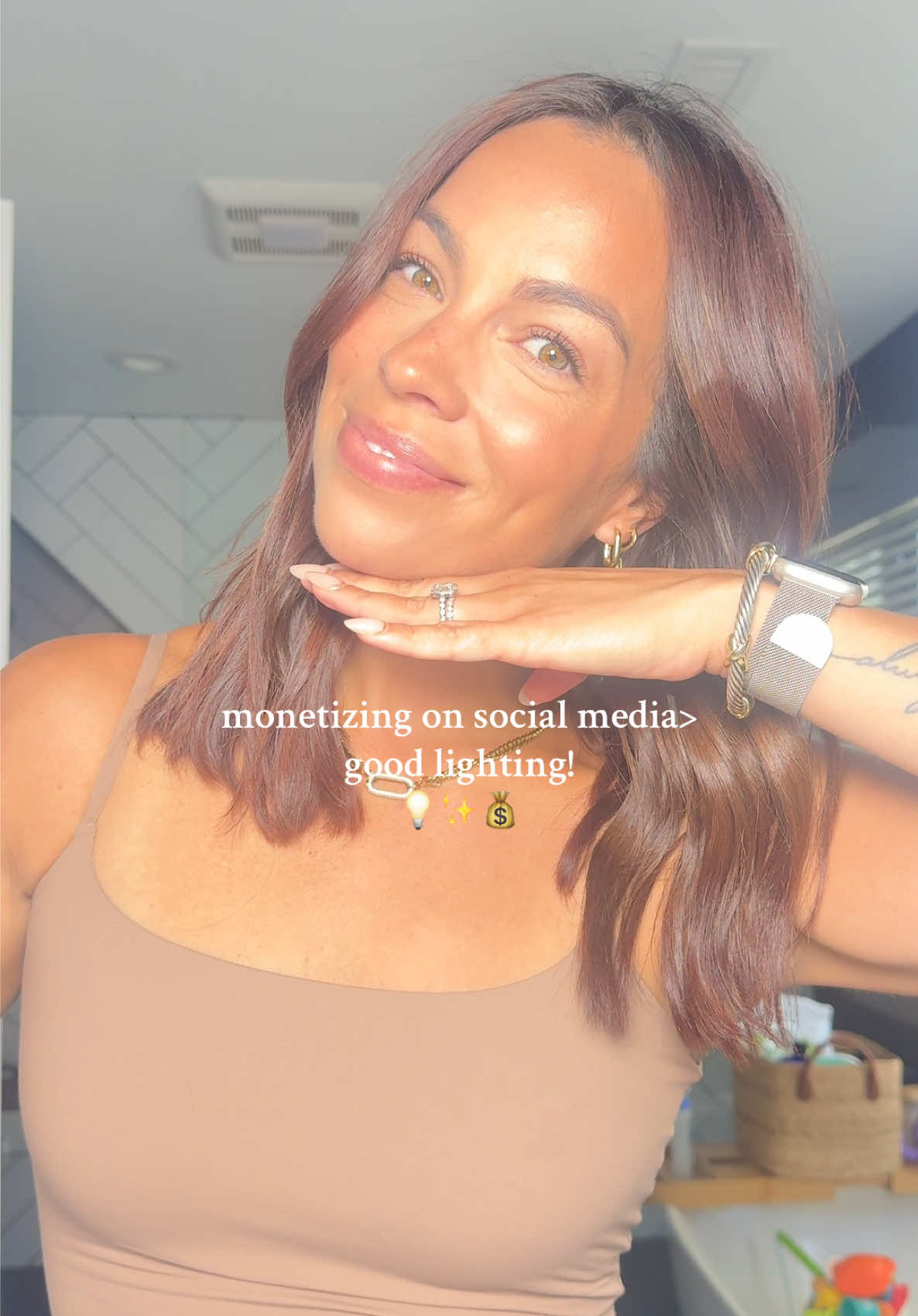 Good Lighting is an absolute must have if you’re creating ANYYY type of content!  #goodlighting #contentcreatortips #contentcreatormusthaves #lightingtips #tripodwithlight #ringlight #tiktokshopcreatorpicks #tiktokshopfinds #dealsforyoudays #tiktokshopmusthaves 