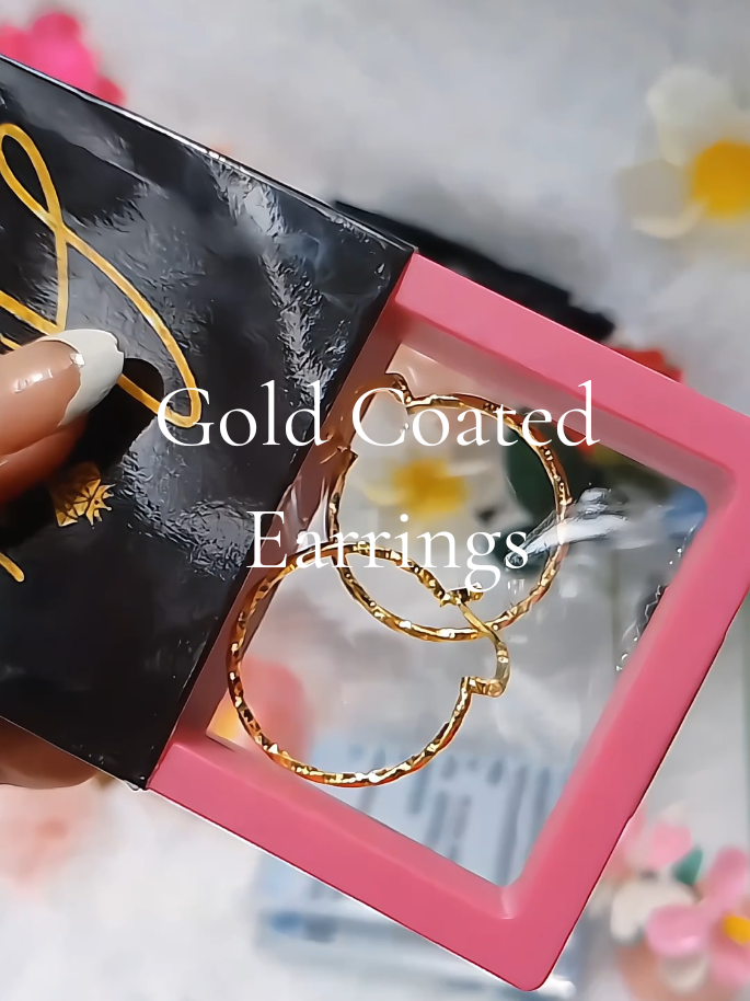 just bought it from ma'am Ariel's live! @aerielsfashionjewelry #goldcoatedjewelry #earrings #goldearrings #jewelry #fashion 