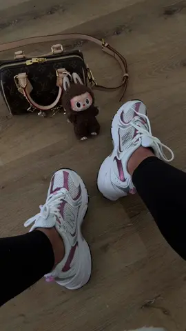#newbalance530 #newbalance #pinkshoes #pinknewbalance #530newbalance 