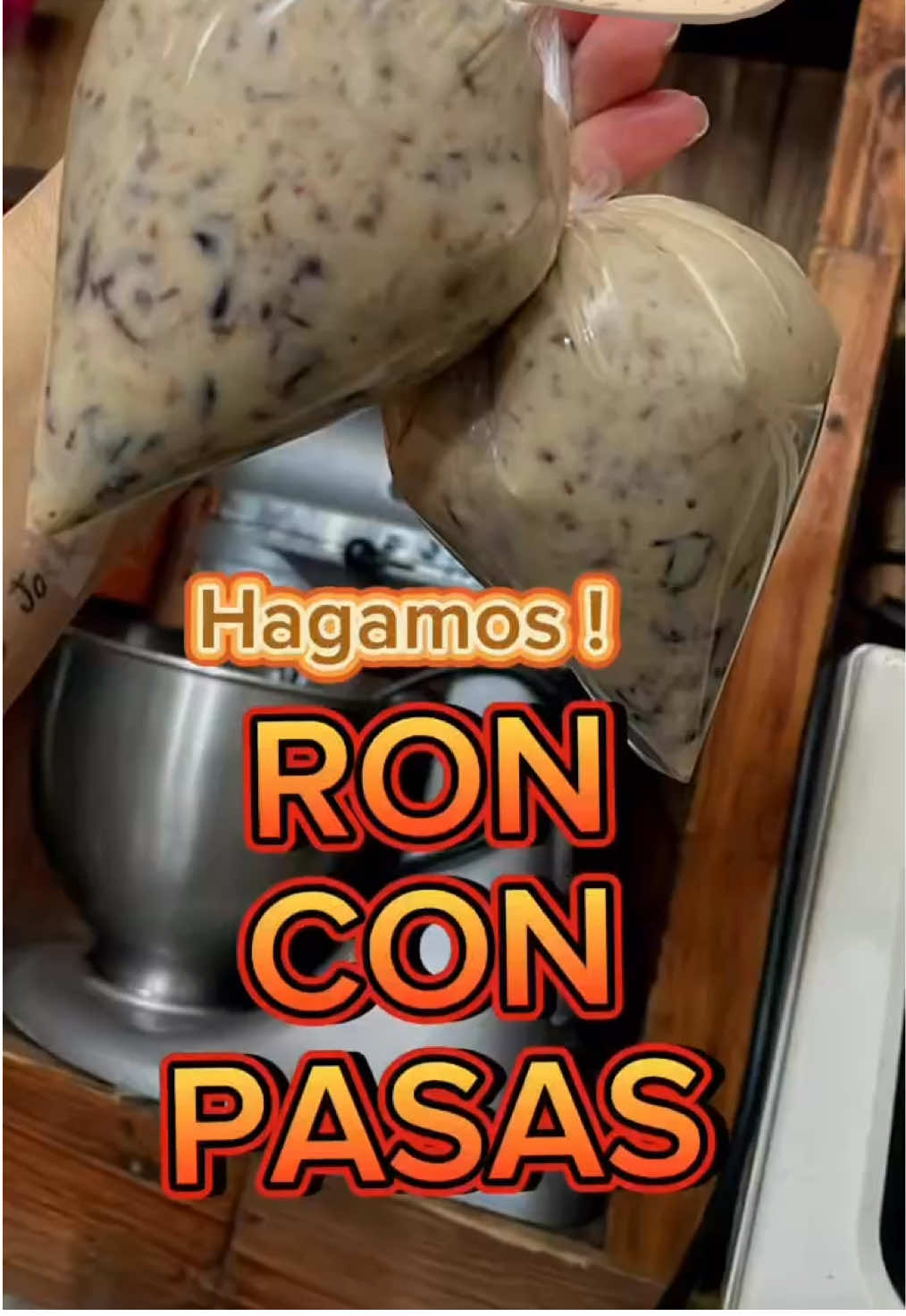 Sabías que este sabor , nos encanta porque con su toque !!!nos llena de alegría y recuerdos !!  Este toque de ciruelas me da un toque de locura !  #ronconpasas 