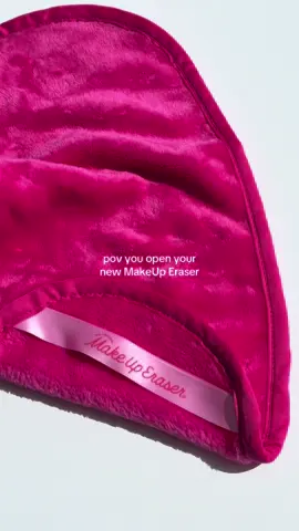 a moment for the icon 💕🙌 #makeuperaser #makeupremover #skincare #icon 