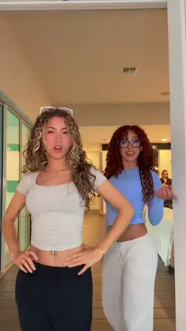 dos rizadas👯‍♀️ @Dakota 