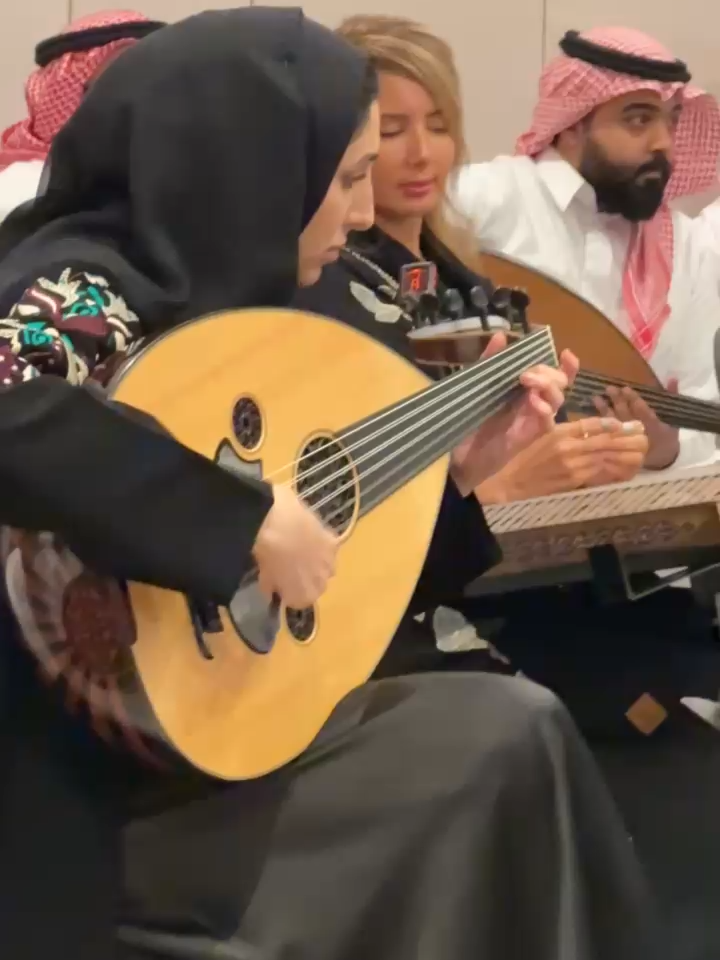 اجتياز احدى طالبات المعهد للمستوى التاسع #تعليم_العود_والموسيقى #موسيقى #عزف العود #تقاسيم #عبادي_الجوهر #الشعب_الصيني_ماله_حل😂😂  #السعودية