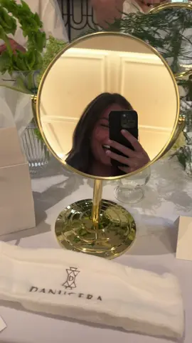 Thanks for having me @Danucera and teaching me how to properly apply skincare 😂🧖‍♀️🧴
