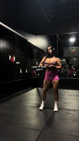 We love a pink fit 🩷🩷 Top: @Gymshark  Bottoms: TT shop #OOTD #gymfitinspo #outfitinspo #gymgirls #girlswholift 