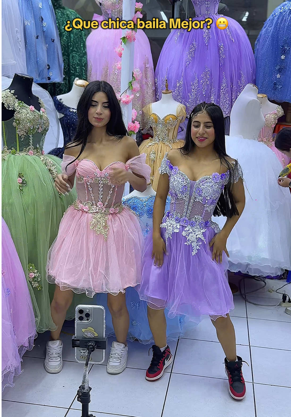 Leemos sus comentarios chicas. 😳🙌🏼 Instagram: Vestidos_dangelis 💗 #fyp #quinceañera #xyzbca #flashito #enviosatodoelperu #xv #viral  