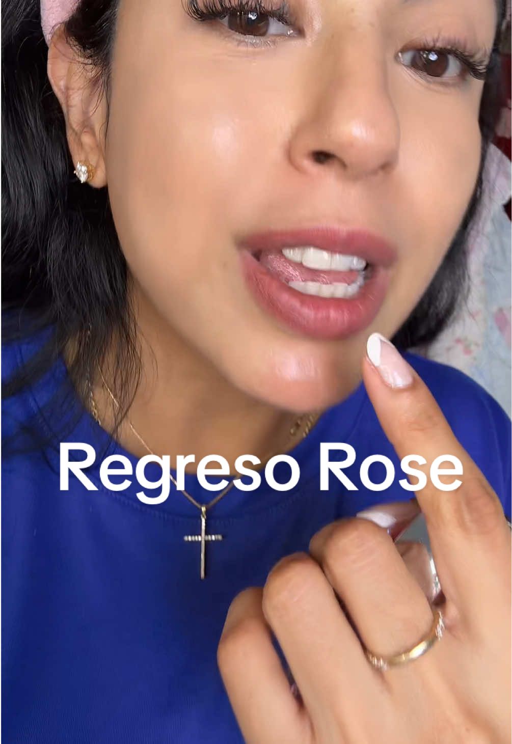 Replying to @Carmen Victoria ya está de regreso el color rosa 🙌🏽  #lorealpariscosmetics #lorealparismakeup #lipoil #lipstain #lipcombo #lipgloss #tiktokmademebuyit 