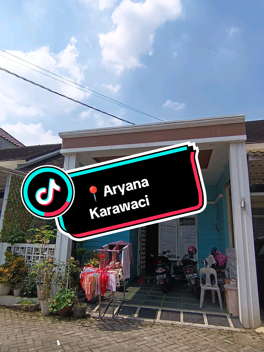 🌿 RUMAH NYAMAN & SIAP HUNI DI ARYANA KARAWACI 🌿 Harga Buka: Rp 1.270.000.000 (nego dikit) 💎 Hunian modern dengan sentuhan elegan, cocok untuk keluarga yang menginginkan kenyamanan & lokasi strategis! 📍 Lokasi Premium ✅ Aryana Karawaci – lingkungan tenang, aman, dan bebas banjir ✅ Dekat akses tol, sekolah, rumah sakit, mall & pusat kuliner 🏡 Spesifikasi Properti ▪️ Luas Tanah: 84 m² ▪️ Luas Bangunan: ± 70 ▪️ 2+1 Kamar Tidur ▪️ 1 Kamar Mandi ▪️ Ruang Tamu dengan lantai marmer mewah ▪️ Ruang TV dan Dapur ▪️ Taman depan yang asri ▪️ Carport dengan kanopi dak kuat dan estetik ▪️ Ruang Jemur Tinggi ceiling 4,5 m ⚡ Fasilitas Tambahan ✔️ Listrik 3.500 Watt ✔️ Air PDAM + Filter Air ✔️ Kitchen Set Modern ✔️ 4 Unit AC ✔️ Toren Air ✔️ Kompor tanam ✔️ Cooker hood 📄 Surat HGB ✨ Keunggulan Lain: ✅ Akses mudah ke fasilitas publik ✅ Desain interior rapi dan berkualitas ✅ Investasi menguntungkan di area berkembang ✅ Cluster, sekuriti 24 jam 🌞Hadap Barat 📞 Hubungi sekarang untuk jadwal survey! Wa only 085710003101 (Rima) #infoproperti  #infopropertitangerang  #aryanakarawaci  #jualrumah  #PropertiTangerang 