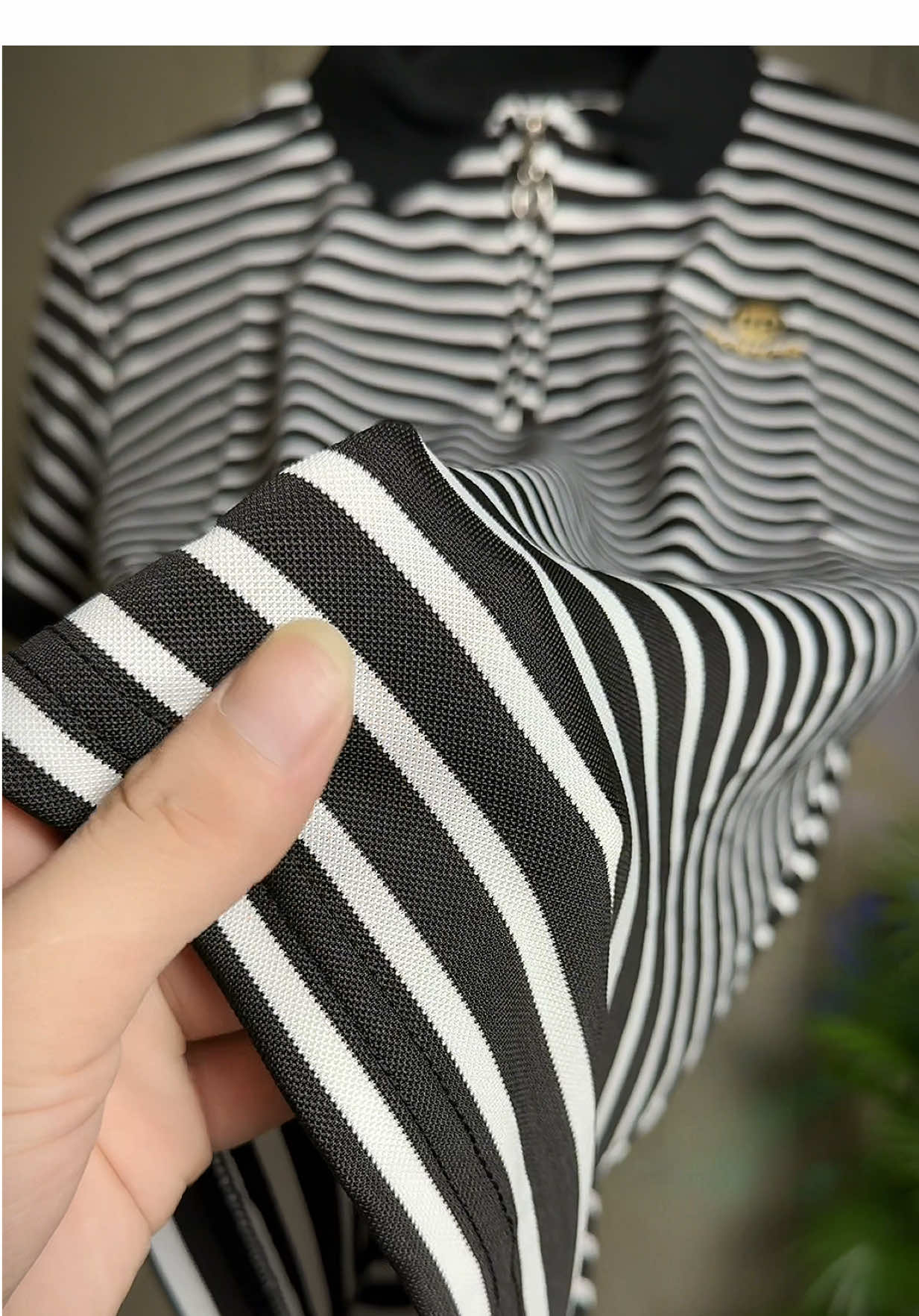 Áo Polo phối kẻ sọc có khóa kéo trẻ trung lịch sự#aopolo #aopolonam #aophongnam #thoitrang #outfit #viralvideo 