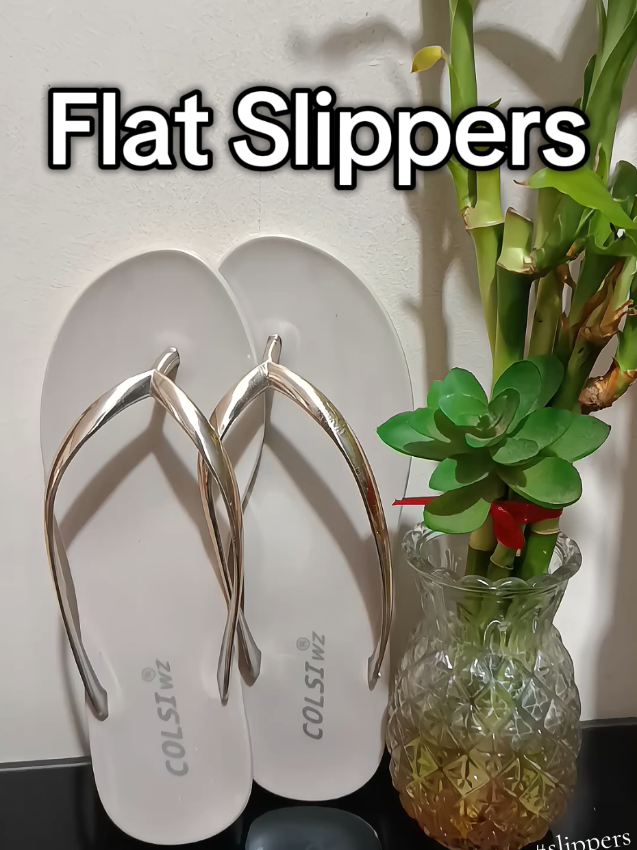 Simple yet classy flat slippers for women. #slippers #flatslippers  #slippersforwomen  #musthaves 