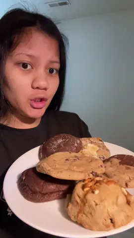 These cookies are huge & delicious 🍪😋 @Taylor Chip 