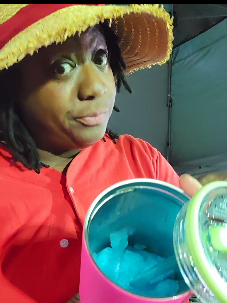 Just keeping my frozen lemonade FROZEN!