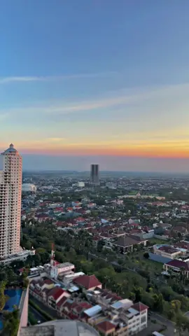 Ready menemani staycationmu Info pemesanan dan reservasi langsung dm aja🥳 #sewa #sewaapartemenharian #sewaapartemen #apartementsurabayabarat #fypppppppppppppppppppppp #munculberanda #staycationsurabaya #ready #andersonapartment #lewatberandafyp 