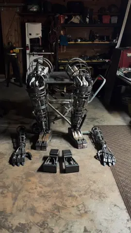 Project Report No. 21 #welding #sculpture #animatronictakeover #engeneering #design #thewaltenfiles 