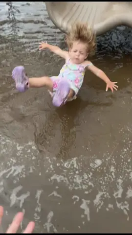 I grabbed her .000002 seconds after this and she didn’t even react she’s perfectly fine 😆😅👍🏼 #creatorsearchinsights #funny #toddlers #parkfail #slide 