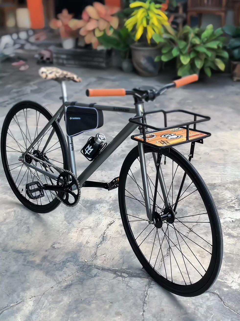 🤙 #fixedgear #sepeda #fixie #soloist #soloist02 #united #kalcer #fixieindonesia 