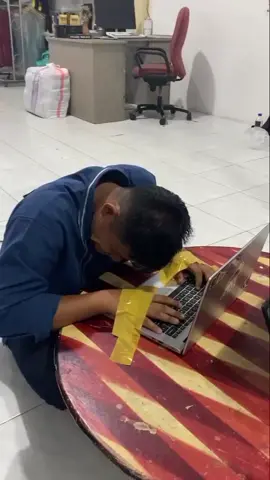 Biar fokus gk ghibah... untuk info pemesanan boleh contact nomor di bawah ini ya guys : untuk info lebih lanjut atau pemesanan : 0853-5552-5657 (WA admin 1) 0821-8429-8080 (WA admin 2) @collegeapparel01 (instagram) www.qonkarapparel.com (website) Jl. taman karya (Panam), Pekanbaru - Riau #fypシ #fyp #fypage #sablon #konveksi #percetakan #printing #qonkar #qonkarstoreid #qonkarenterprise #pekanbaruhits #pekanbaru #riau #indonesia #fypジ #sablon #konveksi #percetakan #printing #qonkar #qonkarstoreid #qonkarenterprise #pekanbaruhits #pekanbaru #riau #indonesia #fypジジ 