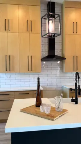 Hit me up if yall need a kitchen 🦾 (wait till the end for kitchen video) #delgadoswoodworkllc #956 #cabinets #woodwork #gmc #woodworkingproject #missiontx #cabinetry #cabinetshop #letswork #camionetas #mcallentx #losdosdetamualipas @DelgadosWoodWorkllc 
