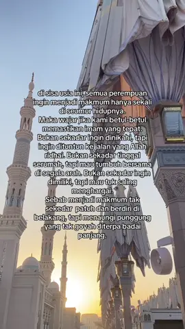 semoga diantara miliaran manusia didunia, ada satu manusia, yang dengan suka cita, memeluk segalamu yang tak sempurna.