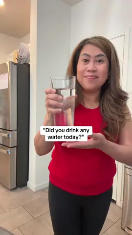 I cannot win.. help  😆 • #drinkmorewater #momofteens #girlmoms #millennialmom #parentingteens 