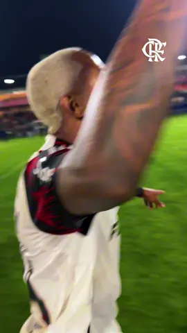 VITÓRIA GIGANTE! BORA COMEMORAR COM A NAÇÃO! 😍 #FlamenGo #RBBxFLA 