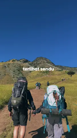 Muncak kita kali ini ditemani brand lokal dari @Arei Outdoor Gear yang nyaman bgt di pundak#areioutdoorgear #sumbingviagajahmungkur #pendakiindonesia 
